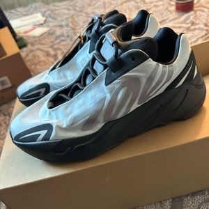 Yeezy Boost 700 MNVN. Blue Tint. Size 9. Tried on!